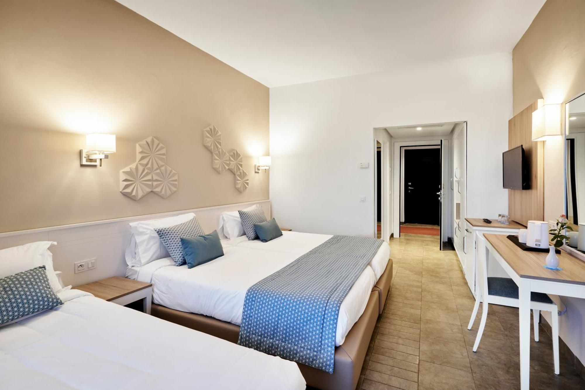 Chambre Triple (2 Adultes + 1 Enfant) - Vue sur Mer